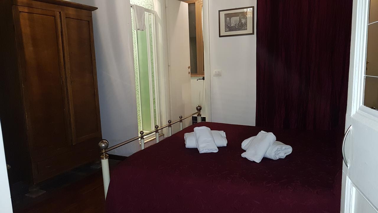 Dimora Storica Urbana Pensión 3*